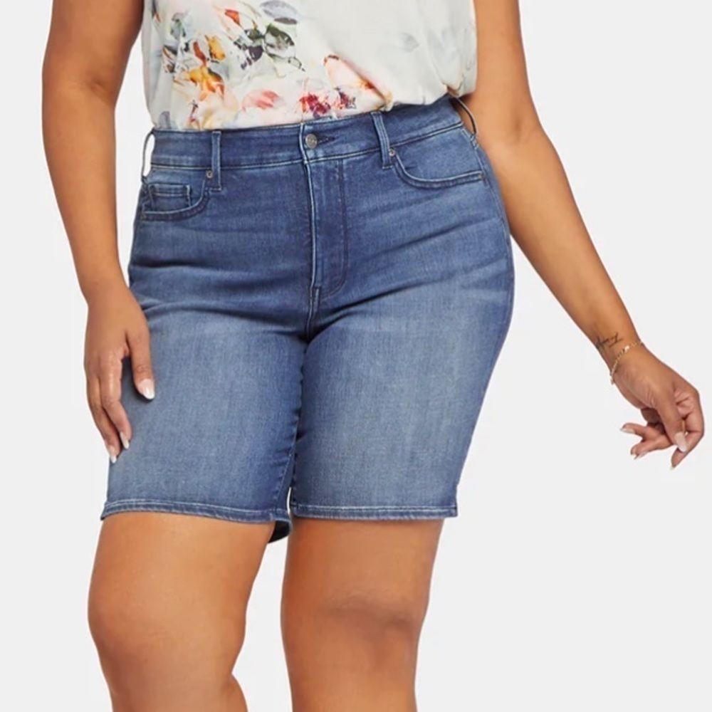 NWT NYDJ Ella 9” Inseam Denim Bermuda Shorts in Bluewell Dark Wash